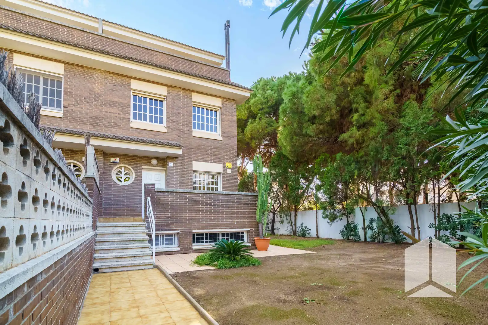 Vista exterior de Casa adosada en venta en Castelldefels con Aire acondicionado, Calefacción y Terraza