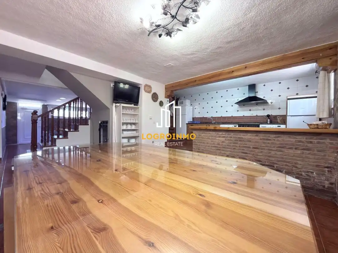 Casa o chalet en venta en El Redal con Calefacción, Trastero y Piscina