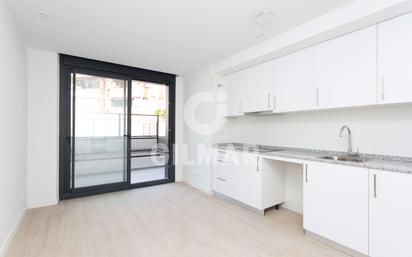 Kitchen of Flat for sale in  Madrid Capital  with Air Conditioner, Heating and Private garden