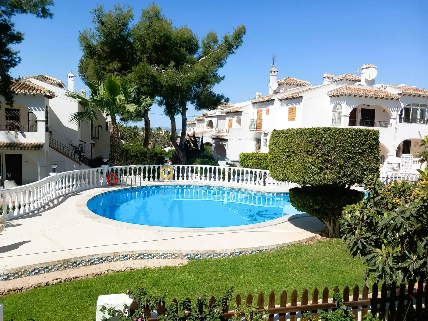 Jardín de Casa adosada en venta en Torrevieja con Amueblado, Balcón y Piscina comunitaria