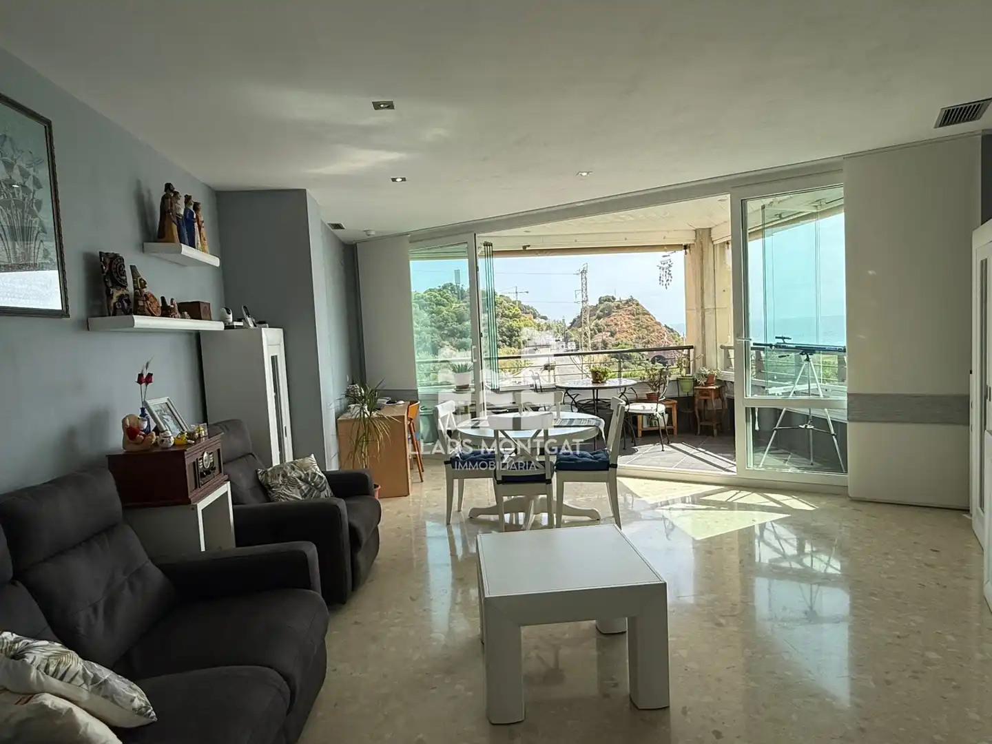 Wohnzimmer von Wohnung zum Verkauf in Montgat mit Klimaanlage, Heizung und Terrasse