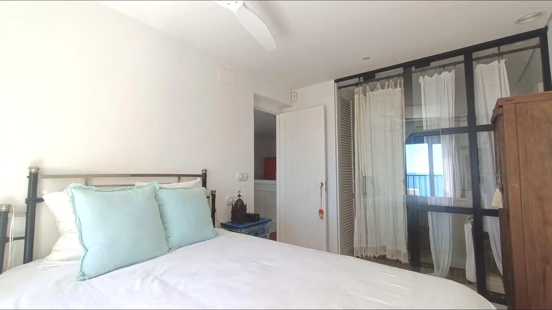 Dormitori de Apartament en venda en Santa Pola amb Aire condicionat i Moblat