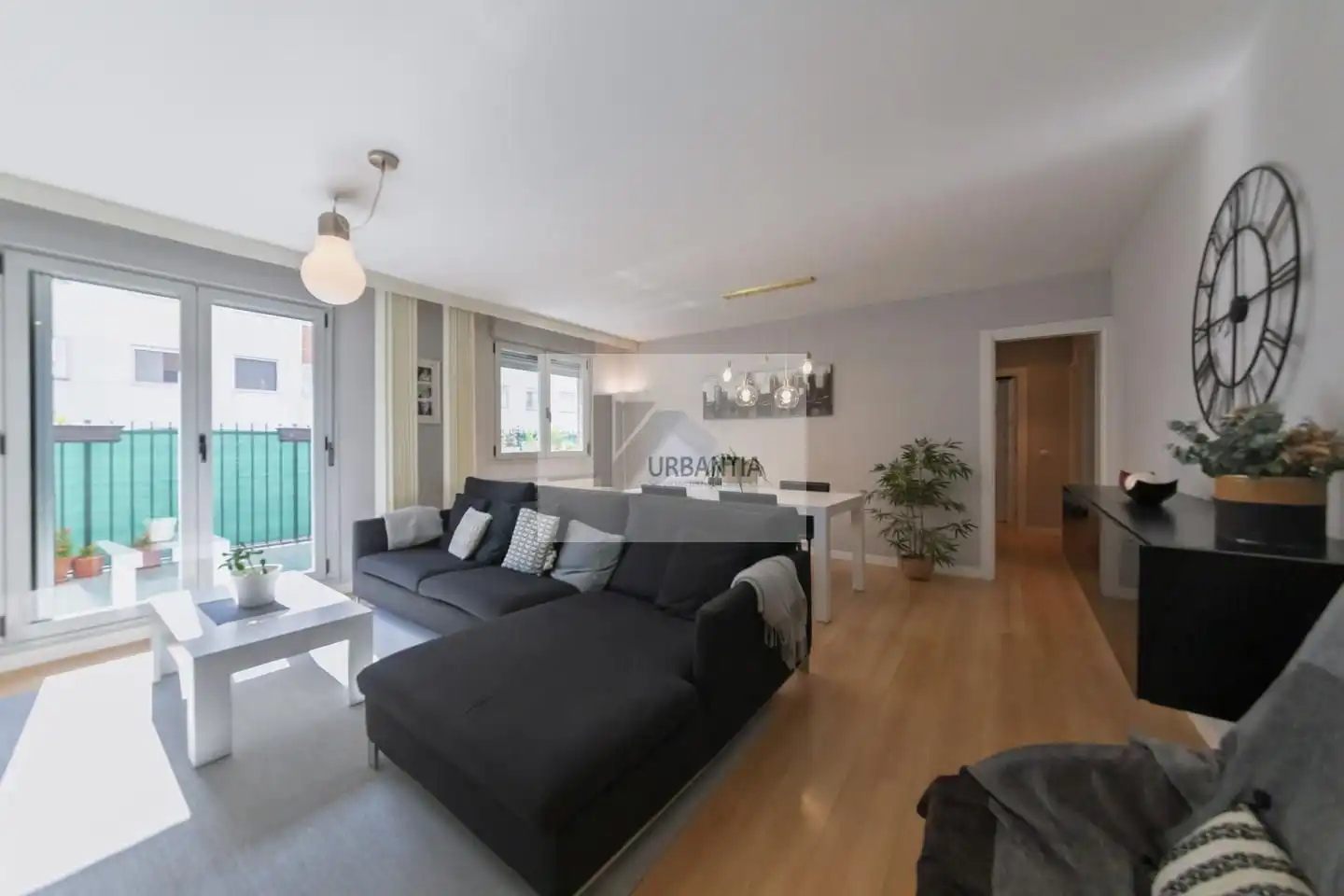 Sala d'estar de Planta baixa en venda en Orkoien amb Calefacció, Parquet i Terrassa