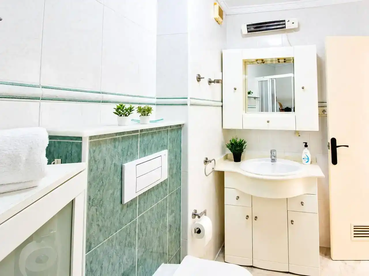 Bathroom of Flat for rent in Torrox  with Air Conditioner, Swimming Pool and Furnished
