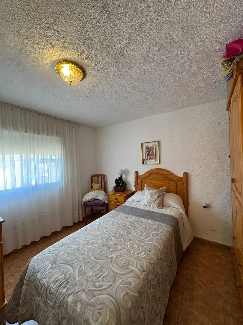 Habitación de Casa o chalet en venta en Castellón de la Plana / Castelló de la Plana con Jardín privado y Piscina comunitaria