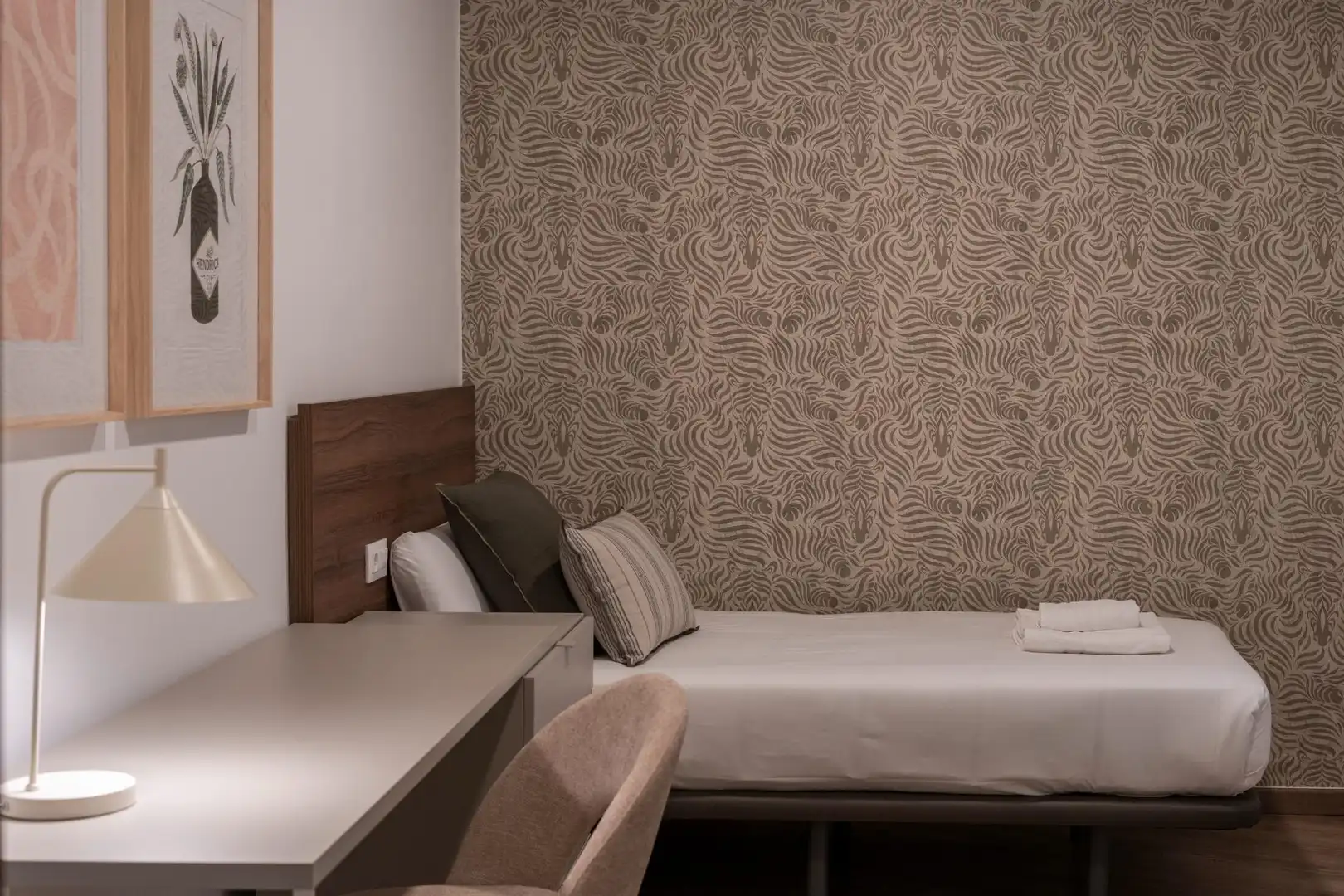 Bedroom of Flat for rent in Valencia  with Air Conditioner, Heating and Furnished