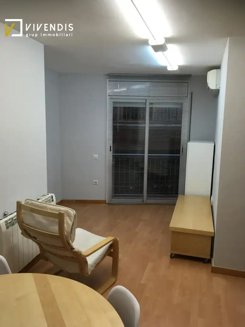 Habitación de Piso de alquiler en Lleida con Calefacción, Amueblado y Balcón