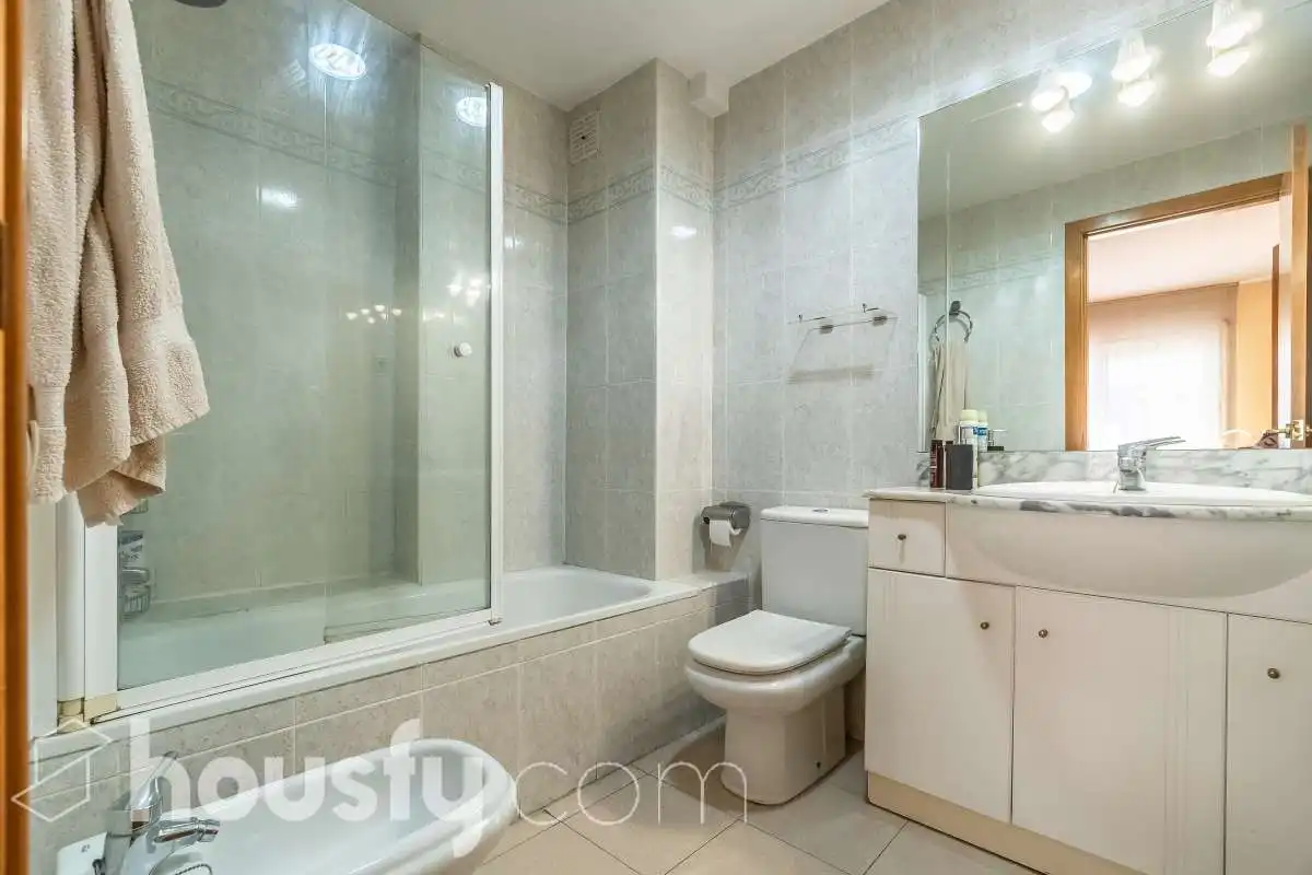Badezimmer von Wohnung zum Verkauf in Sabadell mit Klimaanlage, Heizung und Möbliert