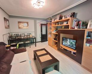 Sala d'estar de Pis en venda en  Madrid Capital amb Aire condicionat, Calefacció i Terrassa
