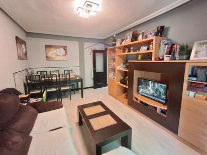 Sala d'estar de Pis en venda en  Madrid Capital amb Aire condicionat, Calefacció i Terrassa