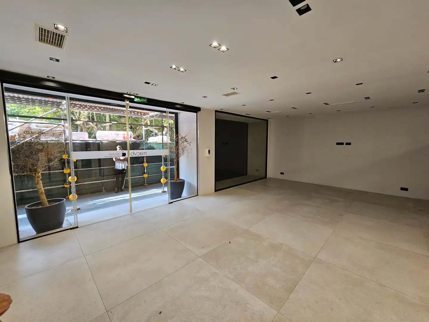 Commercial properties for rent in Avenida Ramón y Cajal, Casco Antiguo