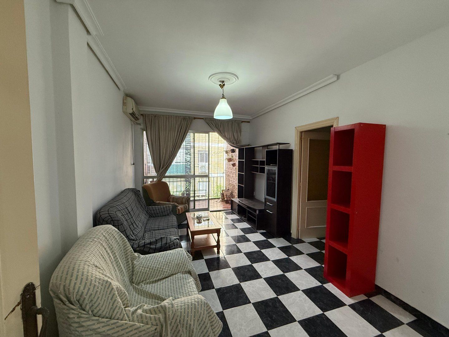 Living room of Flat for sale in Castilleja de la Cuesta  with Air Conditioner and Terrace