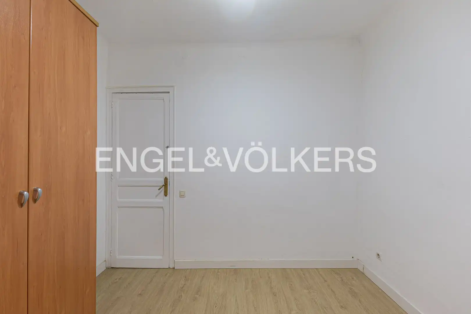 Flat for sale in Barcelona  with Heating, Parquet flooring and Balcony