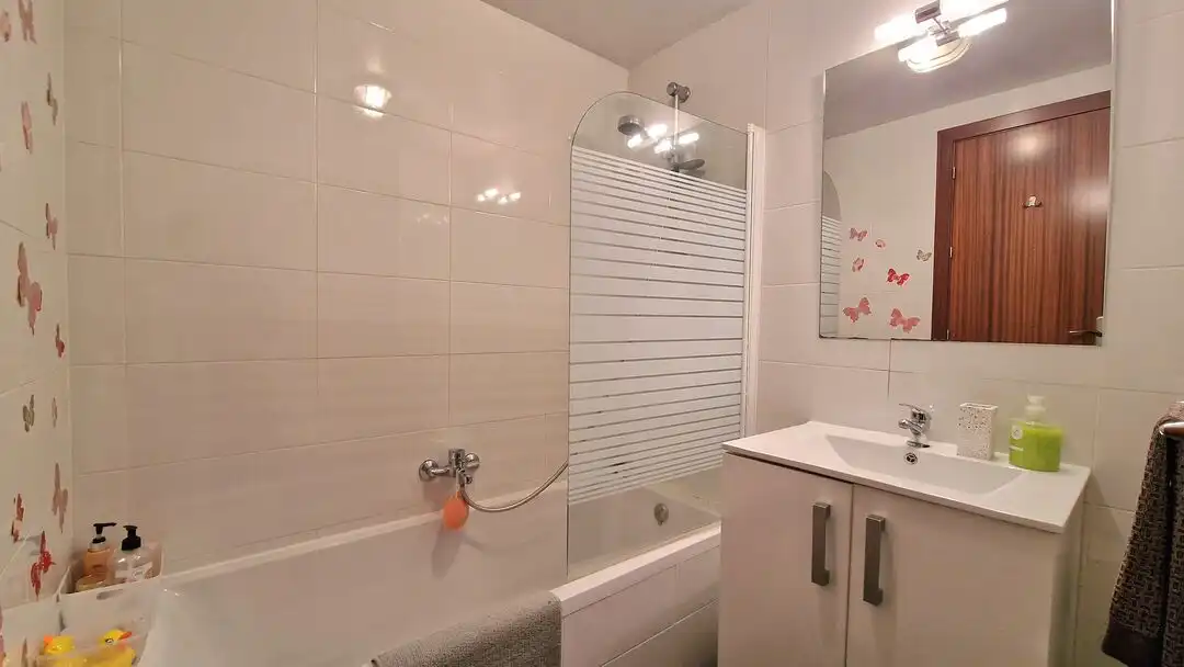 Badezimmer von Wohnung zum Verkauf in Donostia - San Sebastián  mit Heizung, Terrasse und Balkon