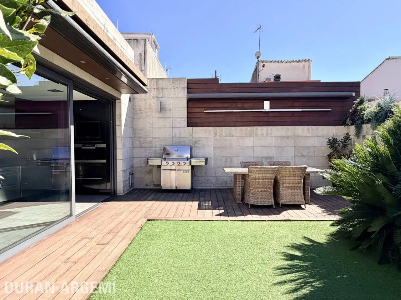 Terrassa de Casa o xalet en venda en Terrassa amb Aire condicionat, Calefacció i Jardí privat