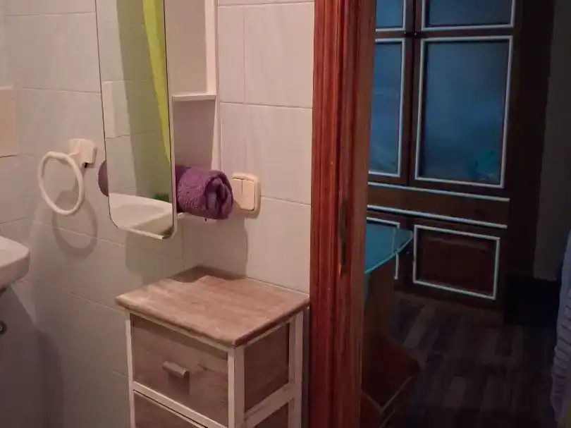 Badezimmer von Erdgeschoss zur Miete in Santa Brígida mit Möbliert