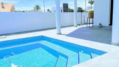 Photo 4 of Single-family semi-detached for sale in Punta Prima, Orihuela