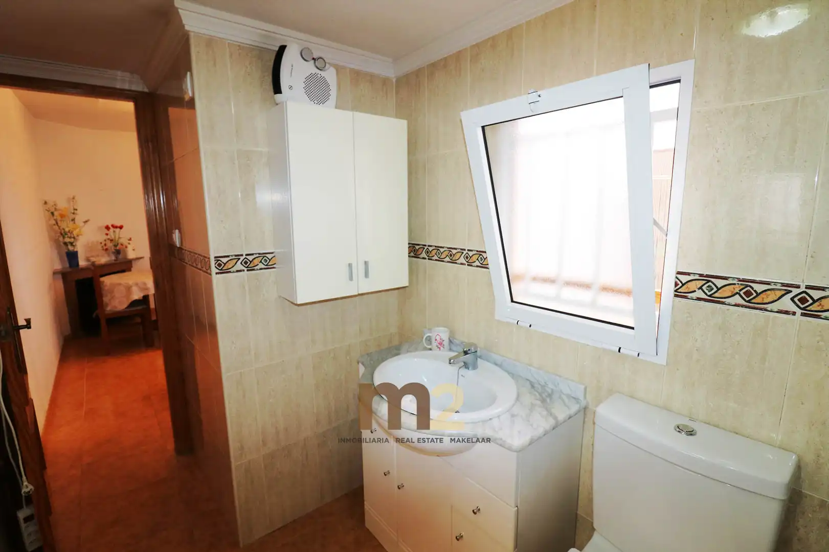 Badezimmer von Einfamilien-Reihenhaus zur Miete in Guardamar del Segura mit Klimaanlage, Heizung und Möbliert