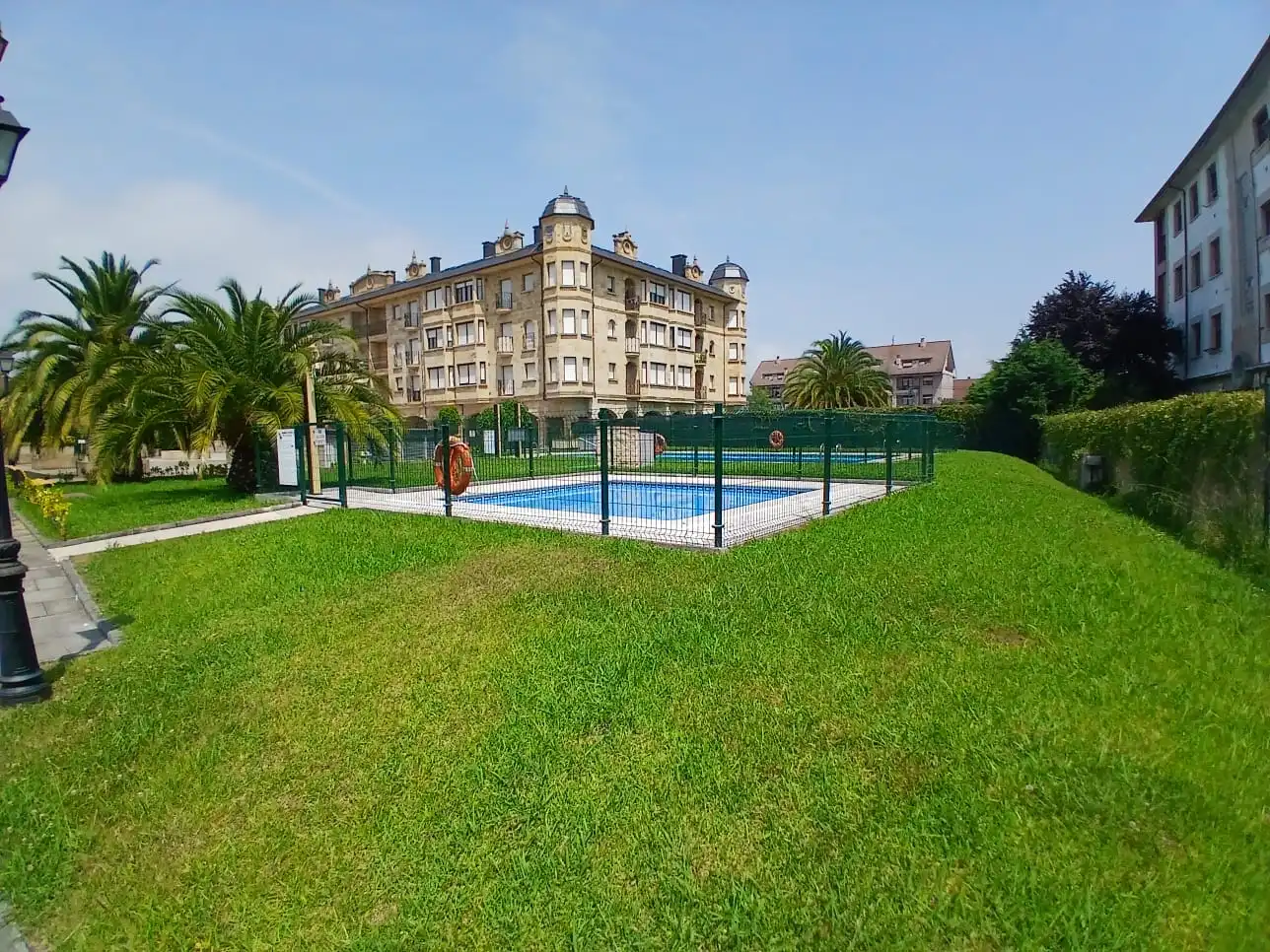 Piscina de Pis en venda en Bárcena de Cicero amb Calefacció, Moblat i Piscina comunitària
