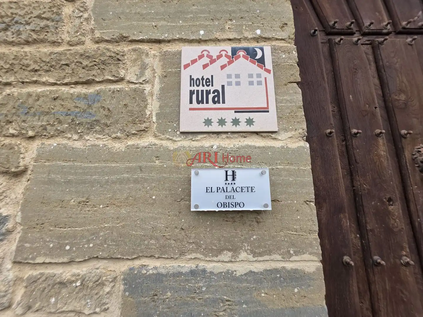 Buildings for sale in Quintanilla San García