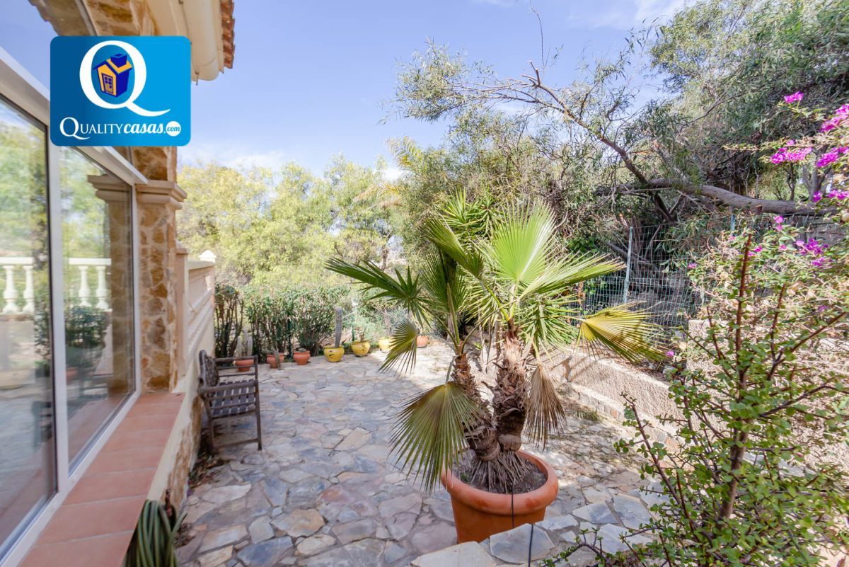 Jardí de Casa o xalet en venda en Mutxamel amb Aire condicionat, Terrassa i Piscina comunitària