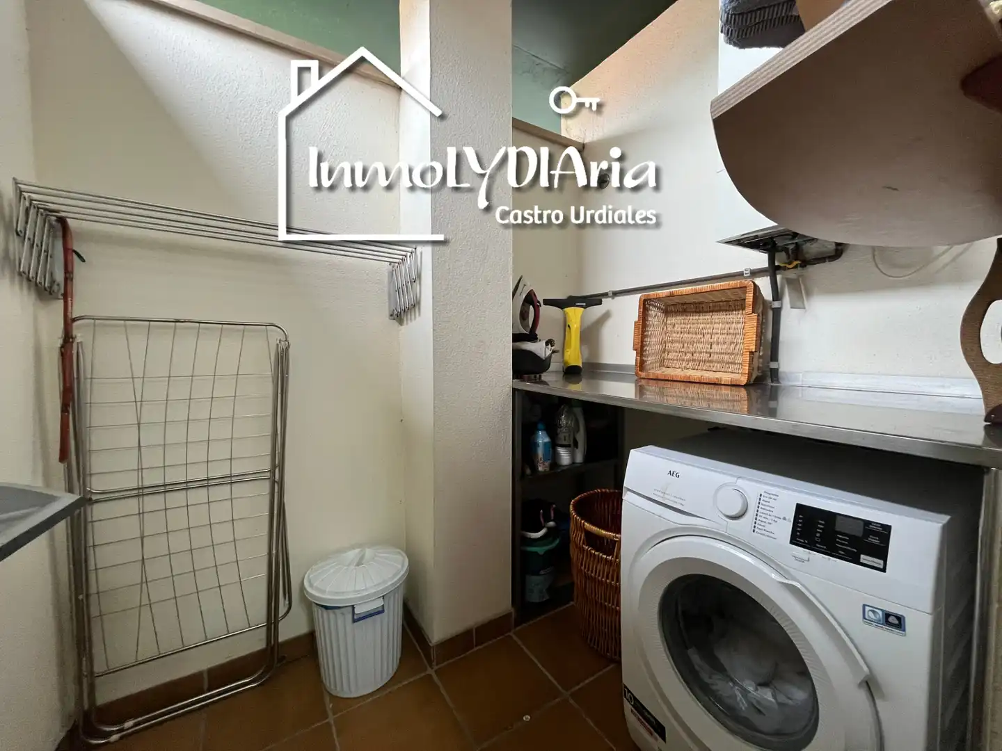 Vista exterior de Casa o chalet en venta en Castro-Urdiales con Calefacción, Jardín privado y Parquet