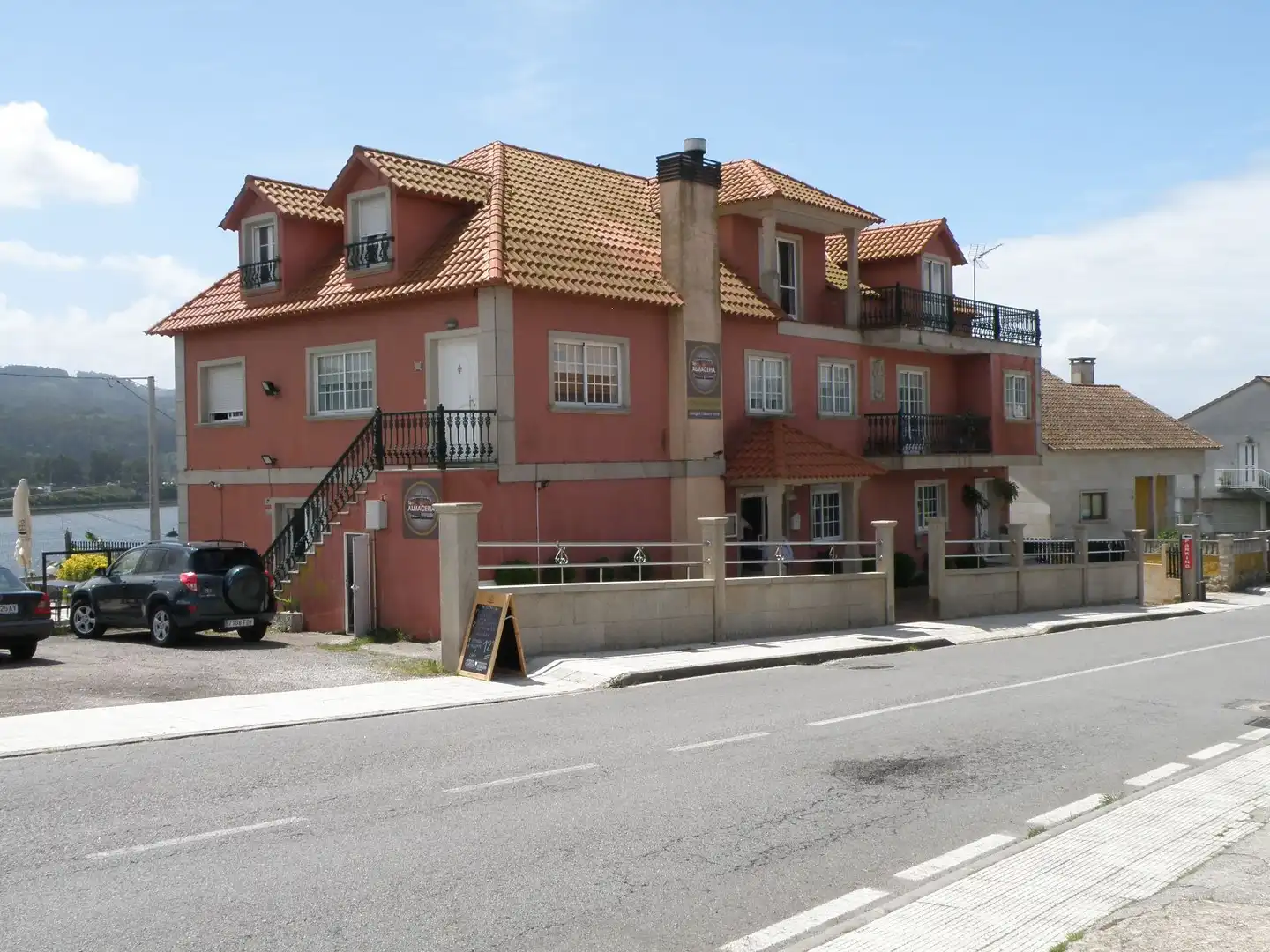 Casa con terraza en venta en San Salvador - Caeira, imagen 2