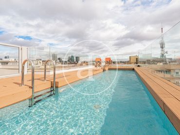 Flat with pool for sale in Calle de Sta Engracia