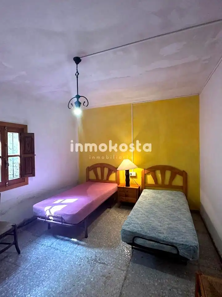 Dormitori de Casa o xalet en venda en Sella amb Jardí privat i Terrassa