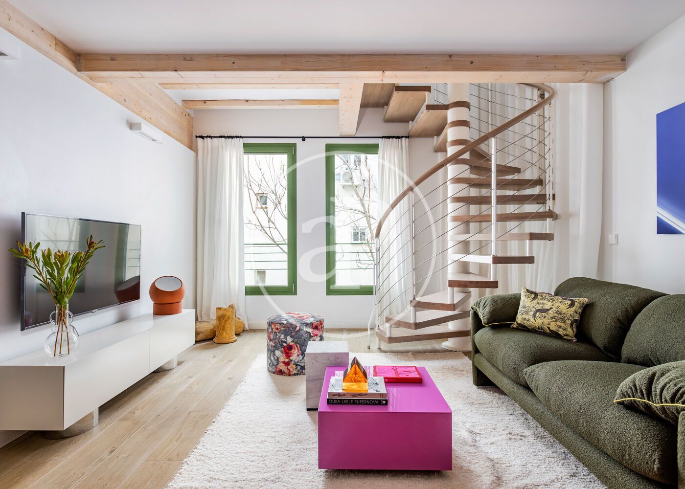 Living room of Flat to rent in  Madrid Capital  with Air Conditioner, Heating and Private garden