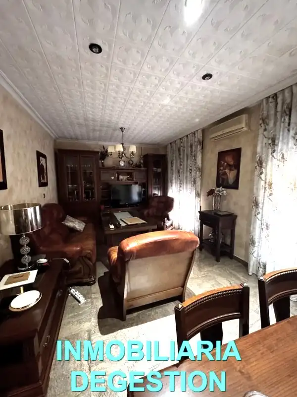 Sala de estar de Casa adosada en venta en Linares con Aire acondicionado, Jardín privado y Terraza