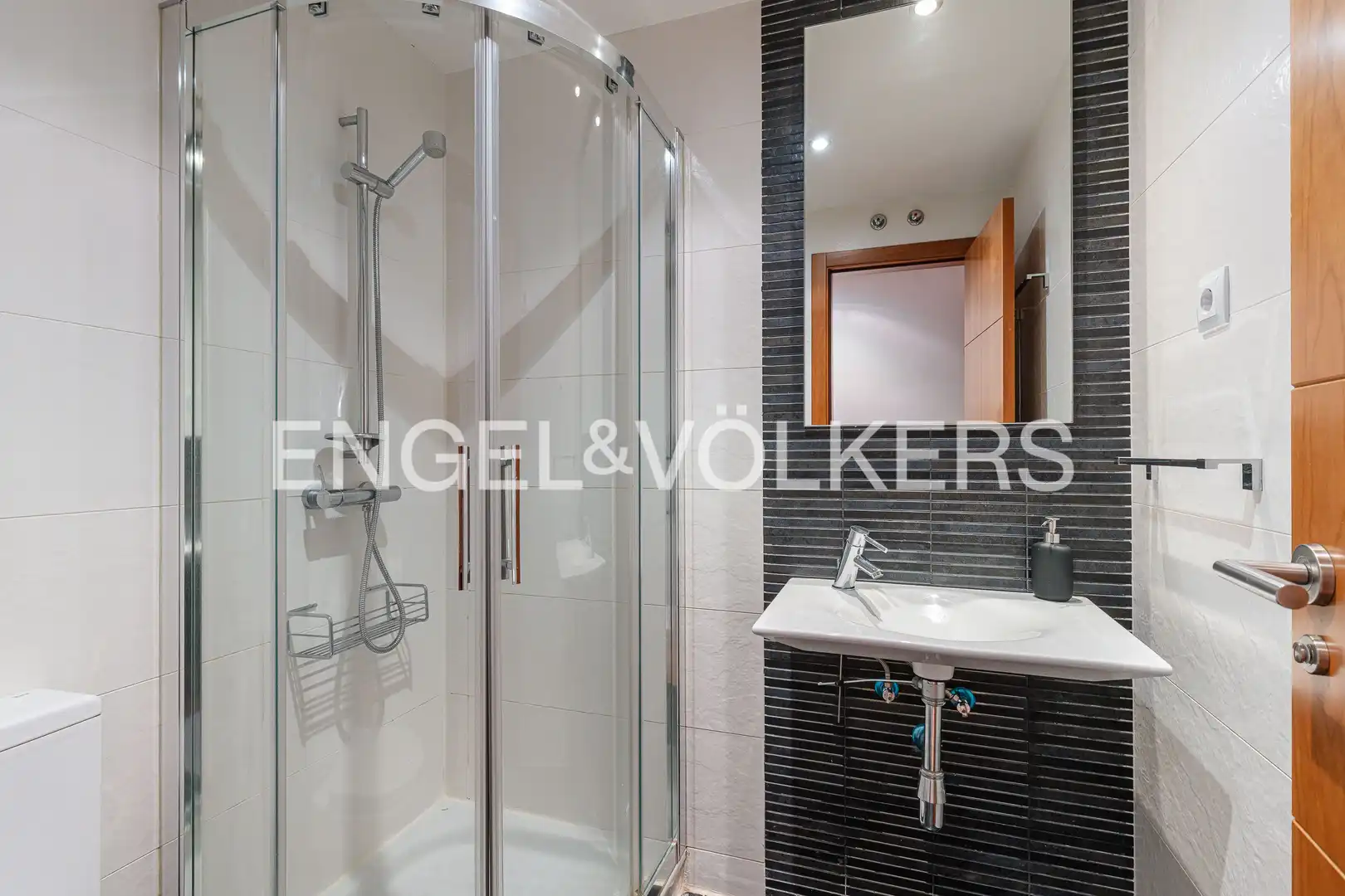 Bathroom of Detached homes for rent in Boadilla del Monte  with Air Conditioner, Heating and Parquet flooring