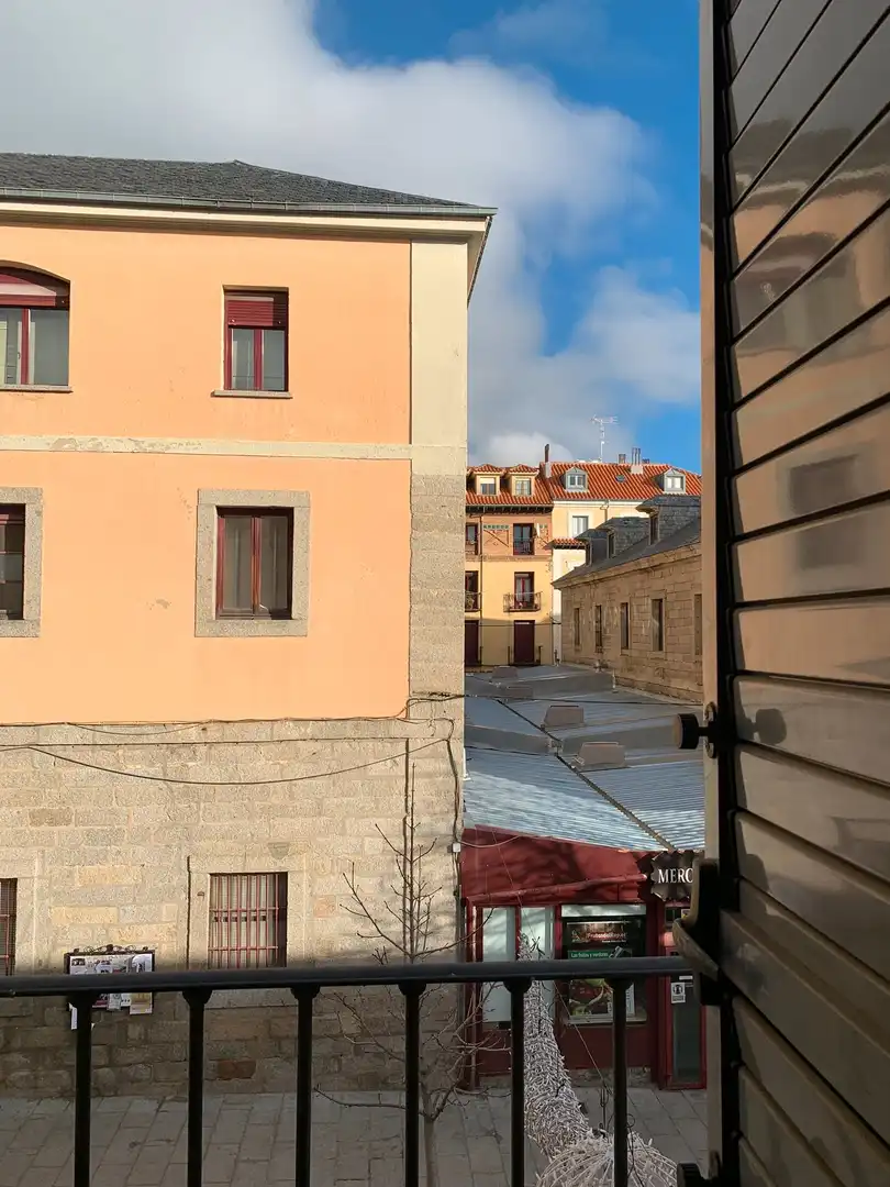 Vista exterior de Oficina de lloguer en San Lorenzo de El Escorial amb Calefacció, Terrassa i Traster