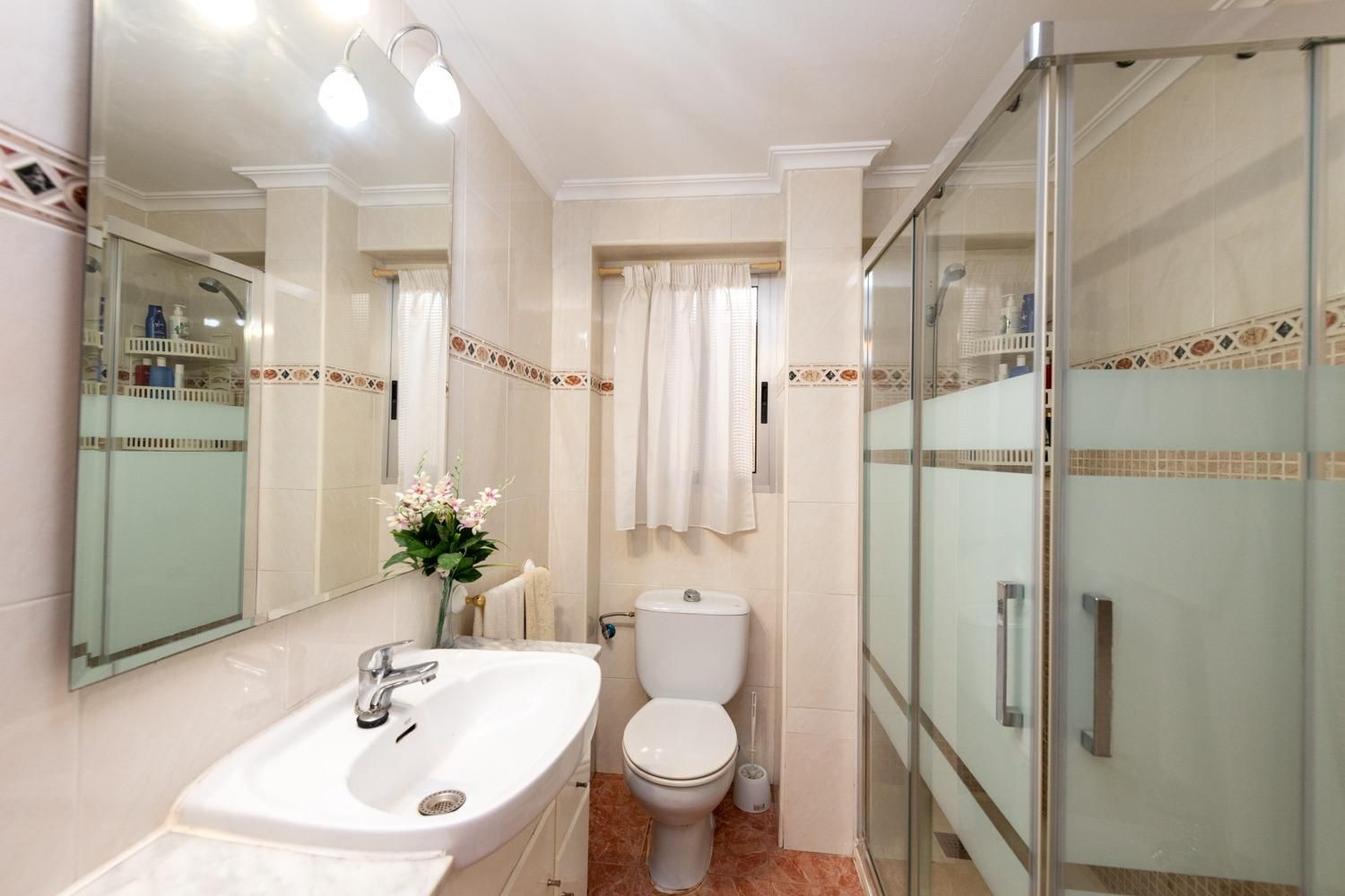 Bathroom of Flat for sale in Alicante / Alacant  with Air Conditioner and Terrace