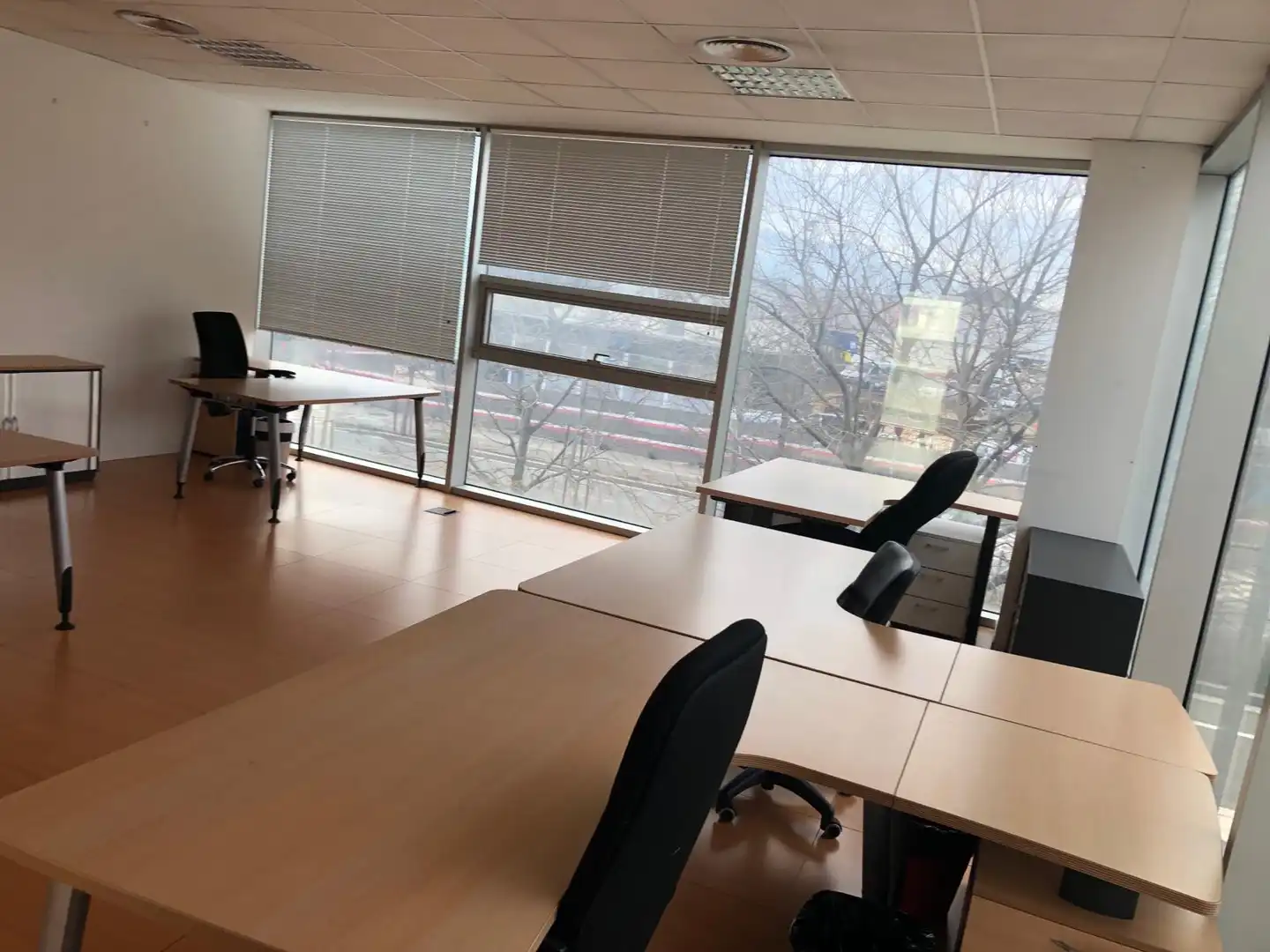 Büro zum Verkauf in Rubí mit Klimaanlage, Möbliert und Internet