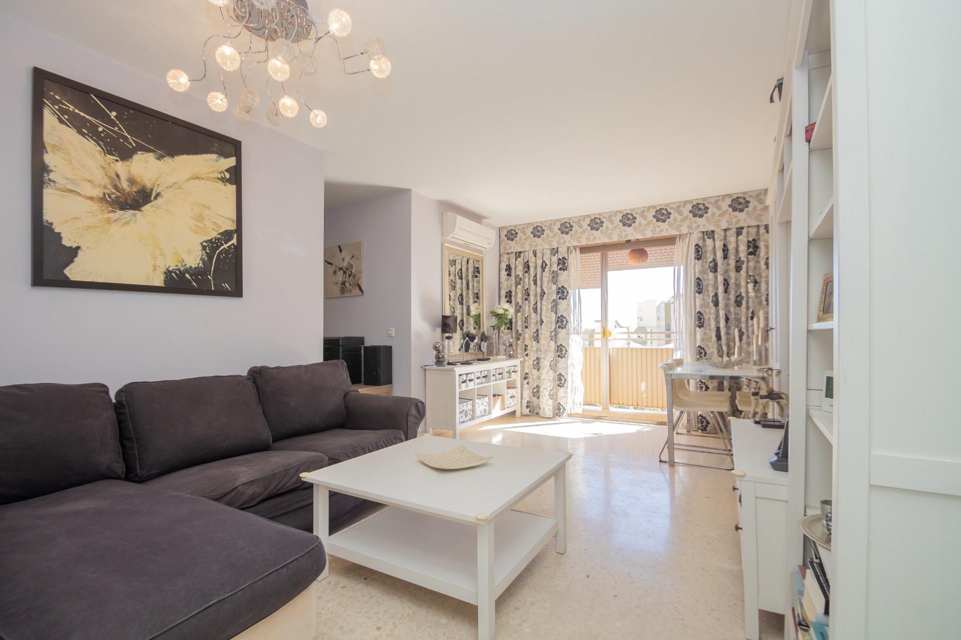 Living room of Flat for sale in  Sevilla Capital  with Air Conditioner, Heating and Terrace