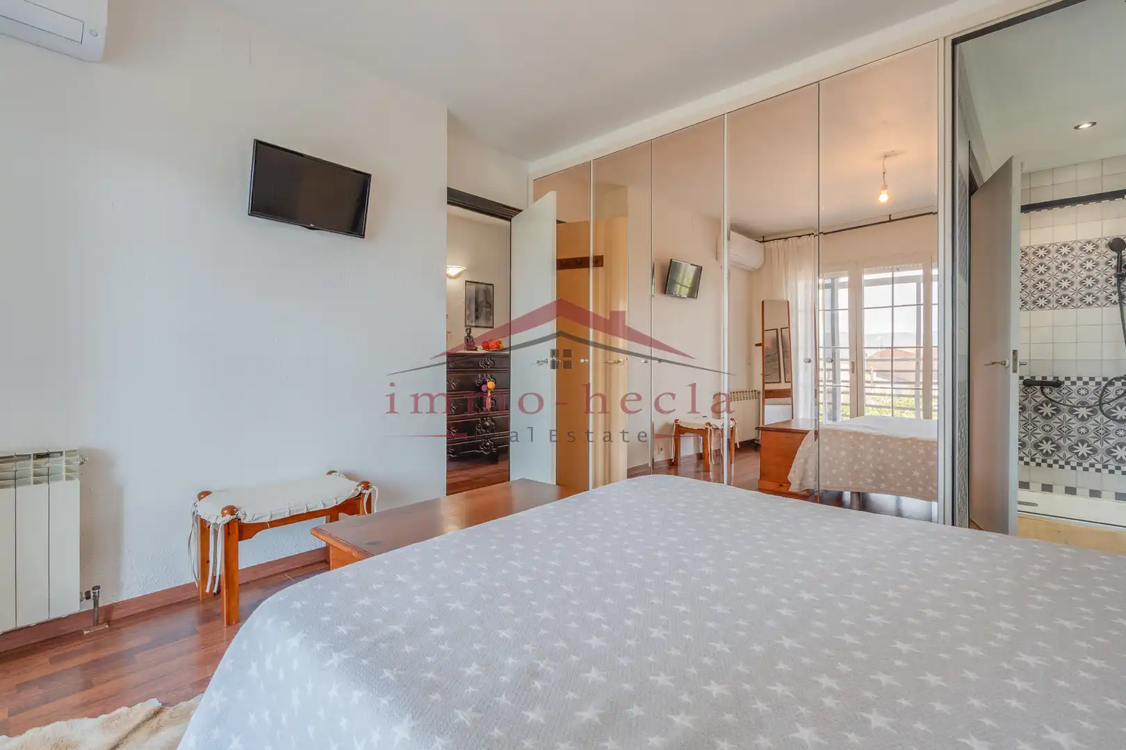 Dormitori de Casa adosada en venda en Vilanova del Camí amb Calefacció, Terrassa i Piscina