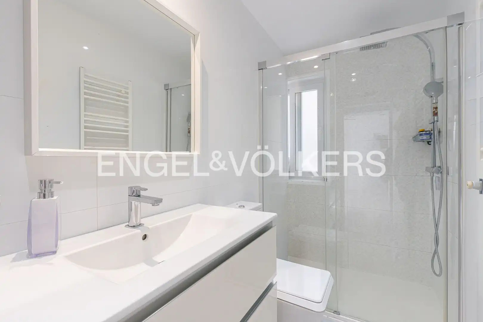 Baño de Casa o chalet de alquiler en La Moraleja con Aire acondicionado, Calefacción y Jardín privado