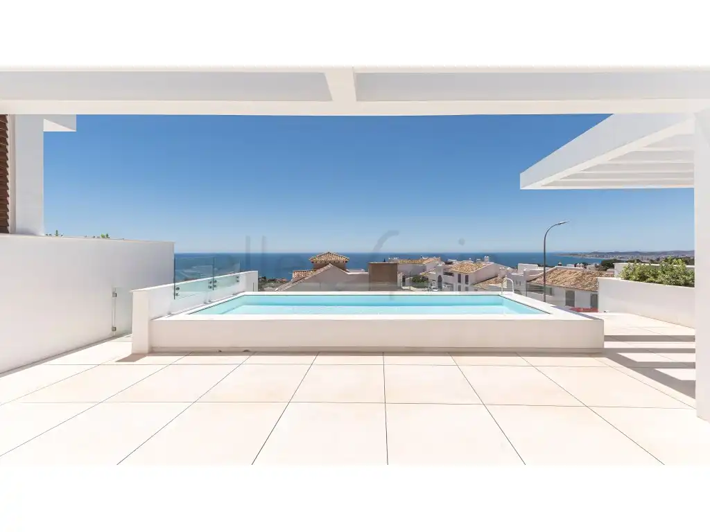 Terrassa de Casa o xalet en venda en Benalmádena amb Aire condicionat, Jardí privat i Terrassa