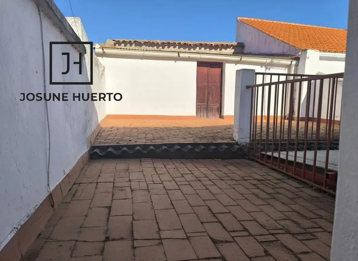 Vista exterior de Casa o chalet en venta en Monterrubio de la Serena con Amueblado