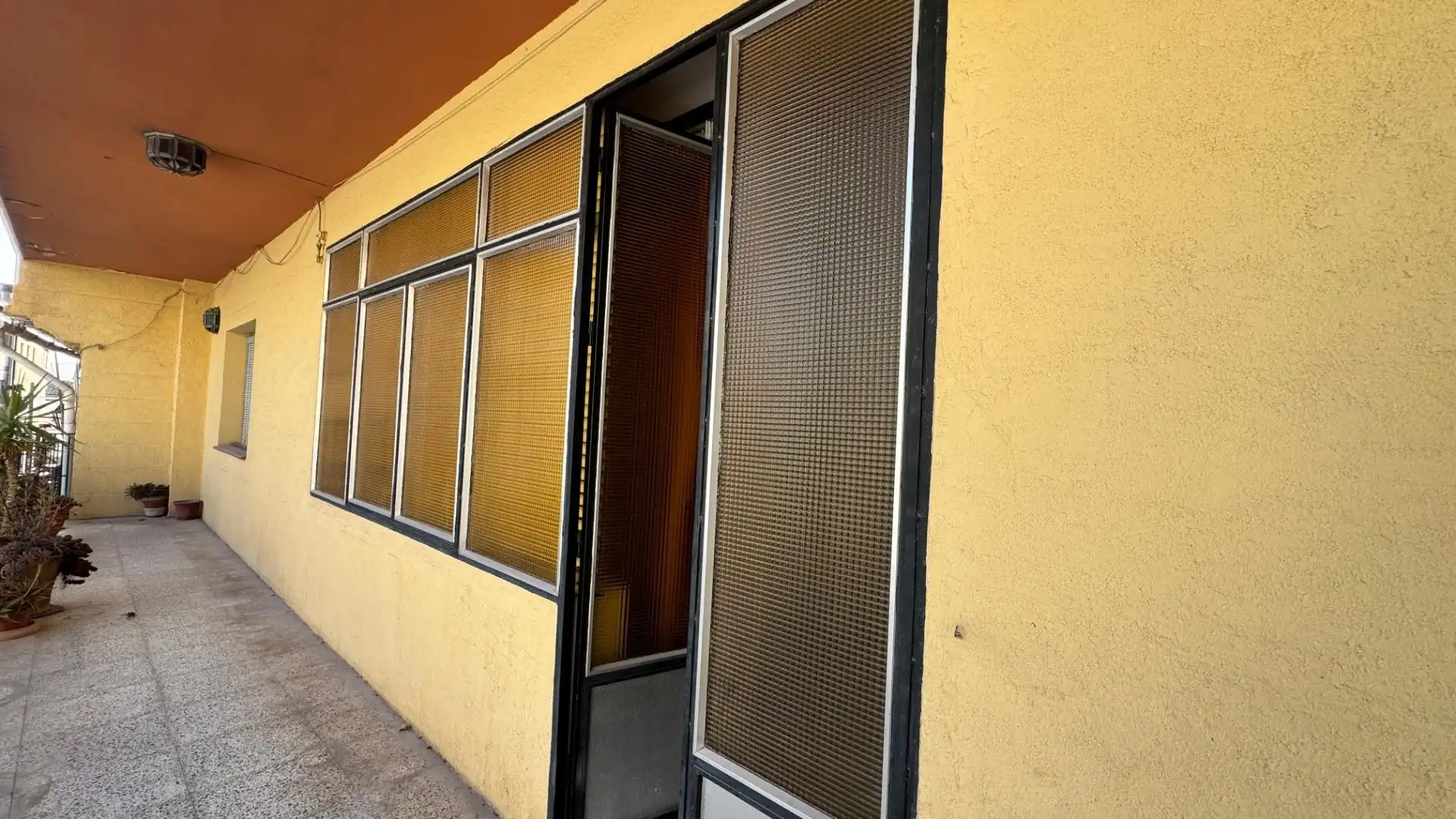 Vista exterior de Casa adosada en venda en Dúrcal amb Balcó