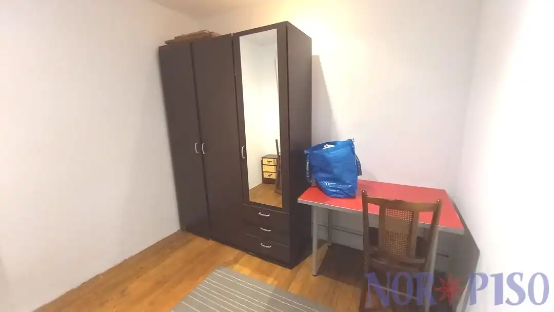 Bedroom of Flat for rent in Bilbao   with Heating, Furnished and Balcony