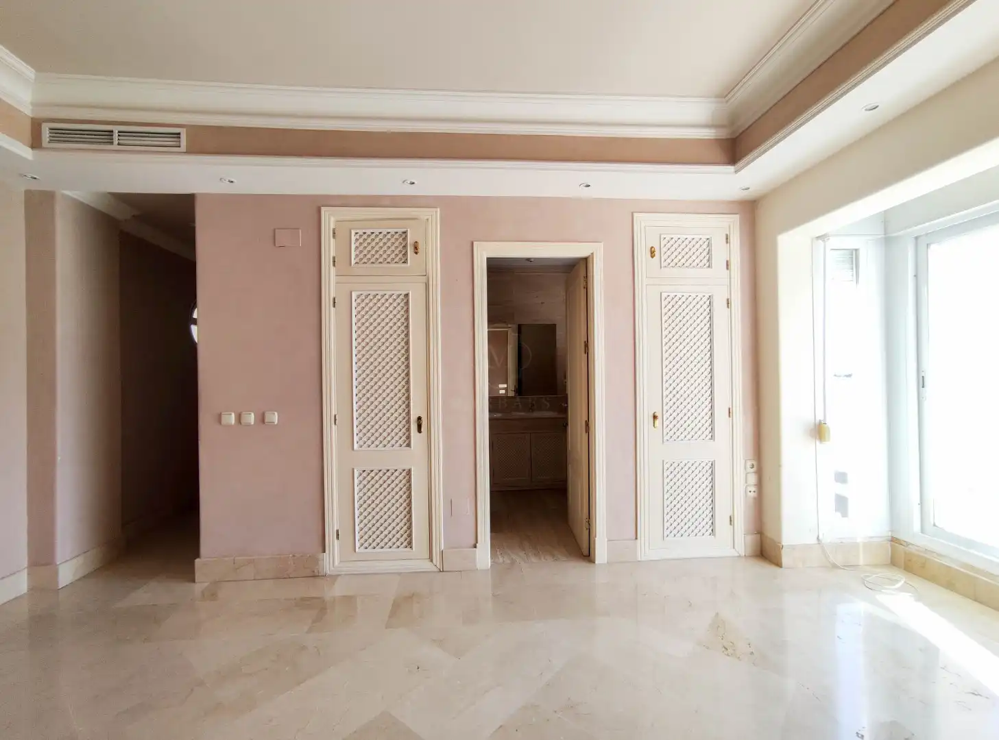 Attic for sale in Marbella  with Air Conditioner, Terrace and Swimming Pool