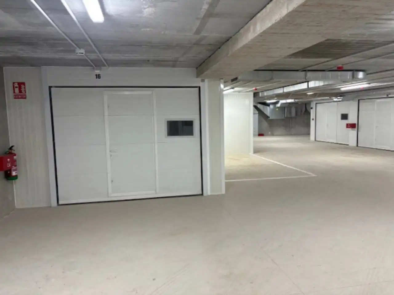Parkplatz von Garage zur Miete in Llanes
