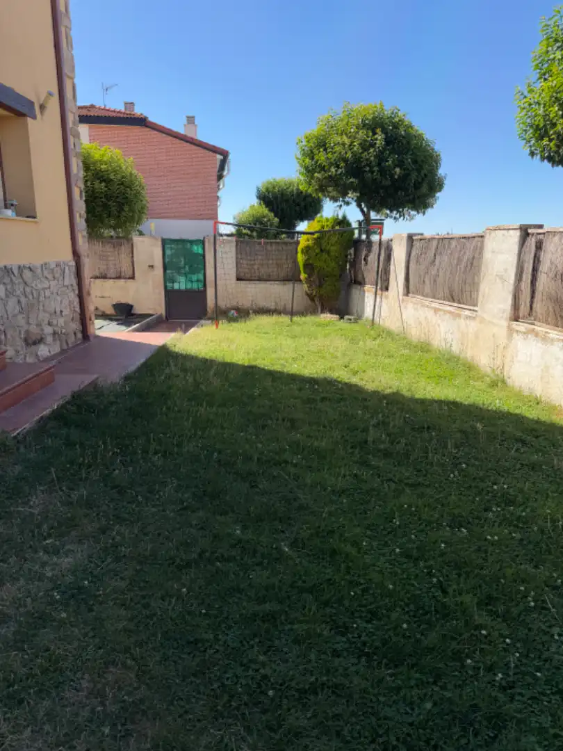 Jardín de Casa adosada en venta en Valverde del Majano con Calefacción, Jardín privado y Horno