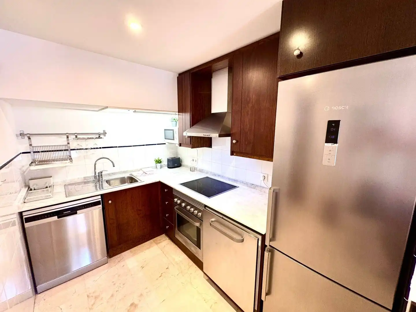Cuina de Apartament en venda en Torrevieja amb Aire condicionat, Calefacció i Jardí privat