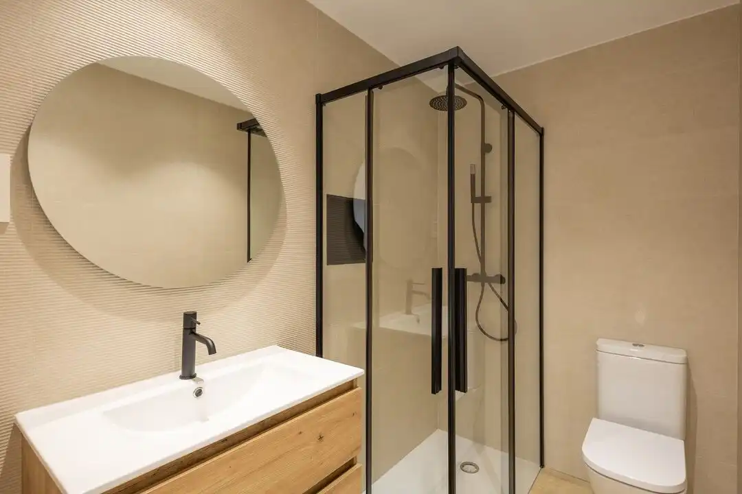 Baño de Piso en venta en León Capital  con Calefacción