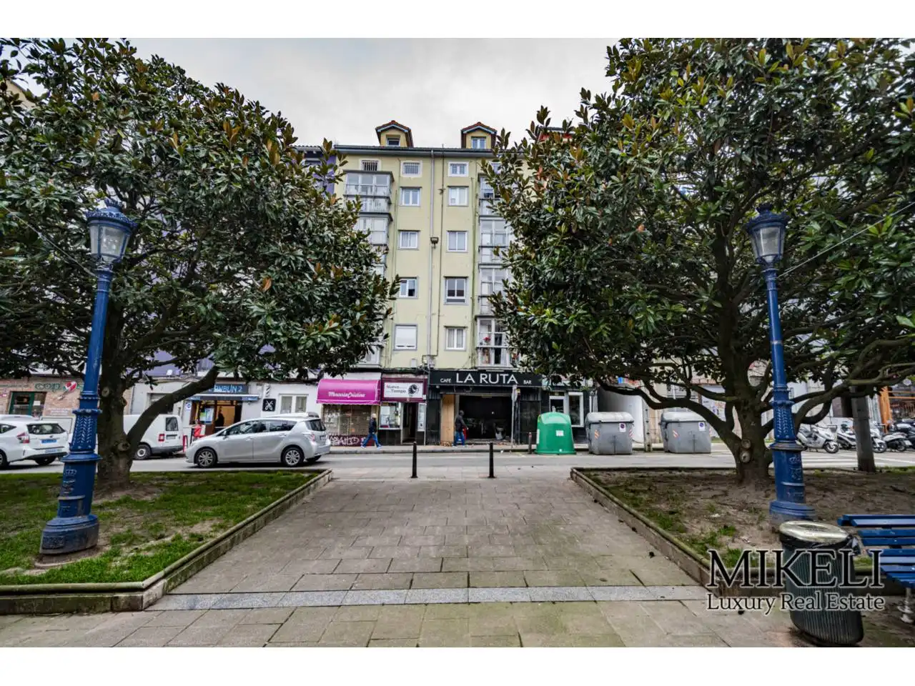 Vista exterior de Edificio en venta en Santander