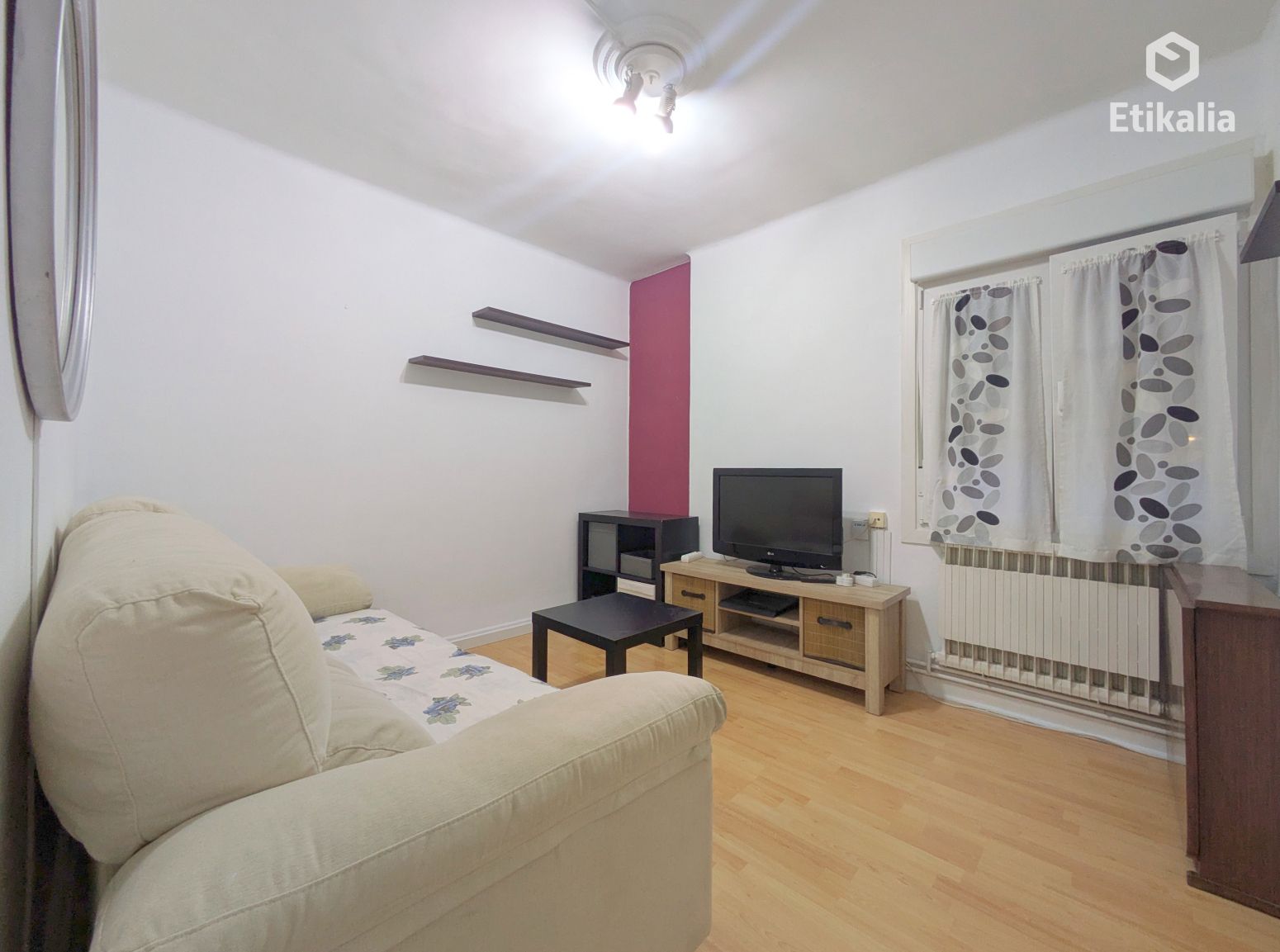 Living room of Flat for rent in Vitoria - Gasteiz  with Heating, Parquet flooring and Storage room