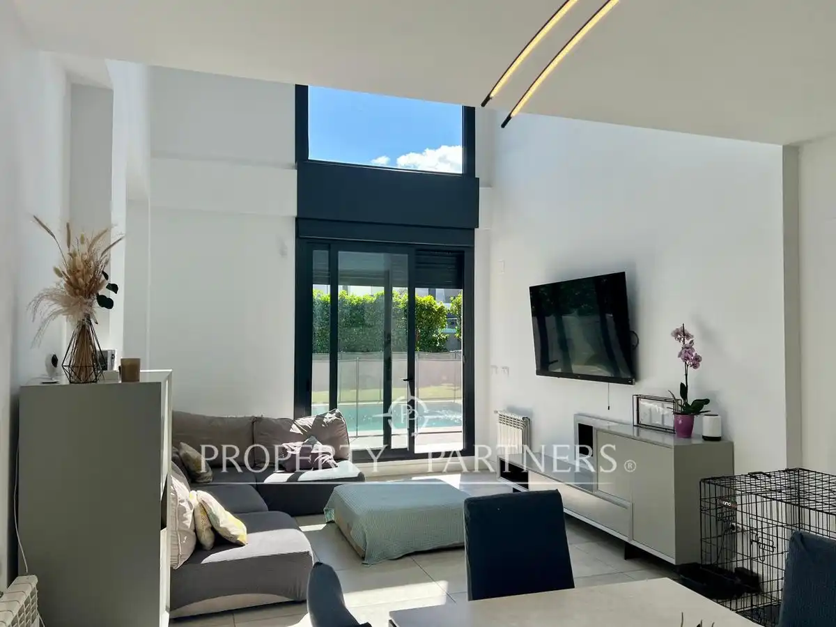 Sala d'estar de Casa o xalet en venda en Bétera amb Aire condicionat, Calefacció i Jardí privat